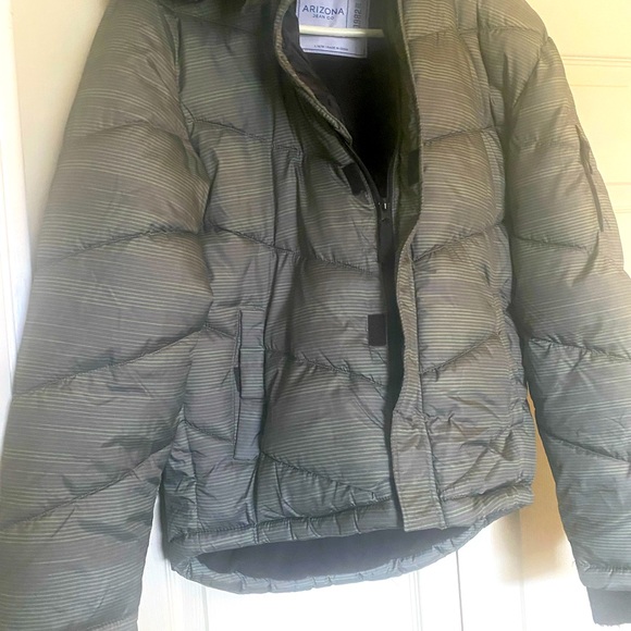 Dark Green/Black Boys/Mens Winter Jacket, size 14/16, puffer style - Picture 5 of 5